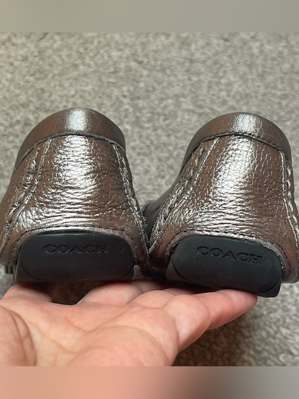 Coach silver leather Arlene driving loafers with logo hardware - size 6.5B - Picture 4 of 11
